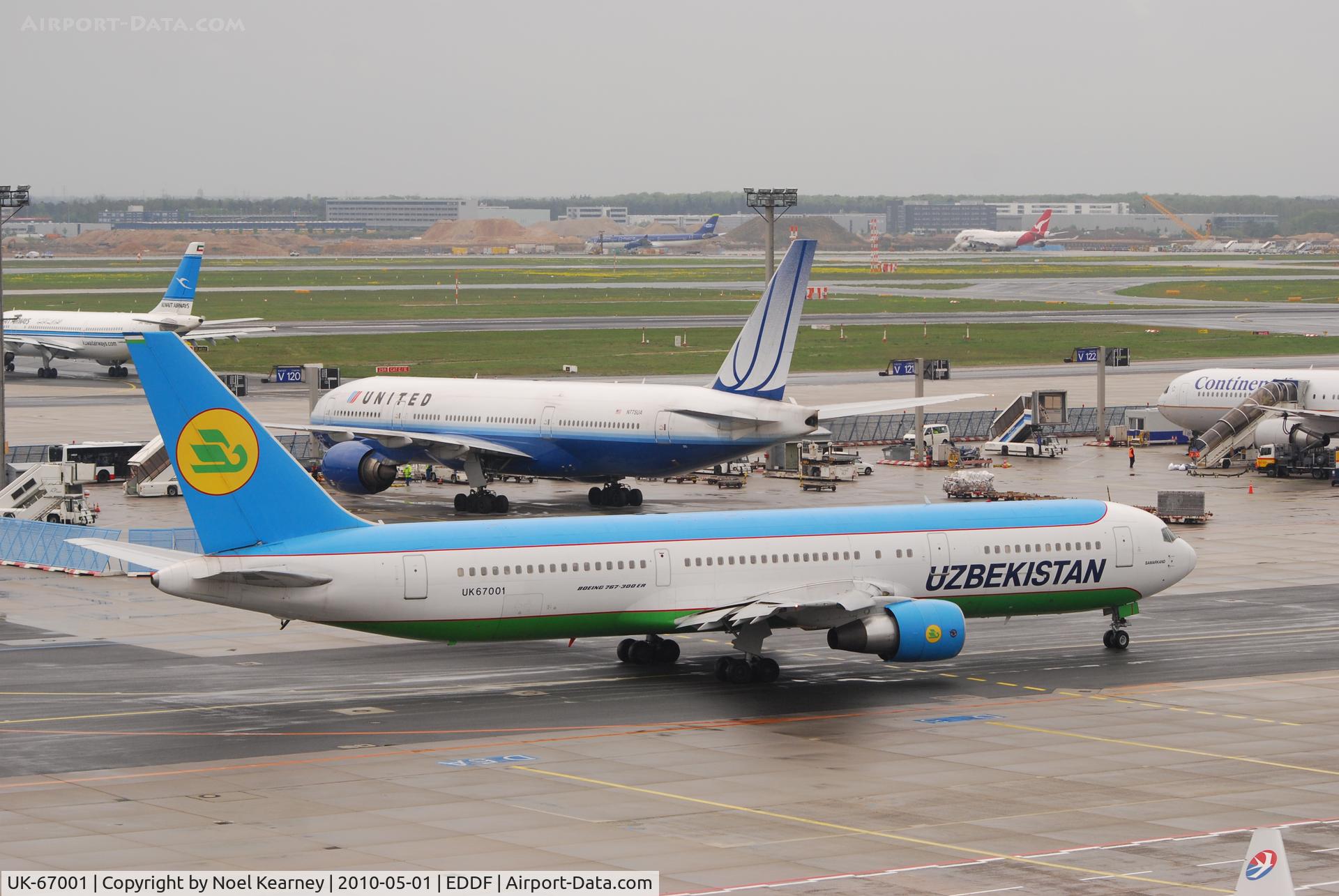 UK-67001, 1996 Boeing 767-300/ER C/N 28370, Taxi-ing for departure...