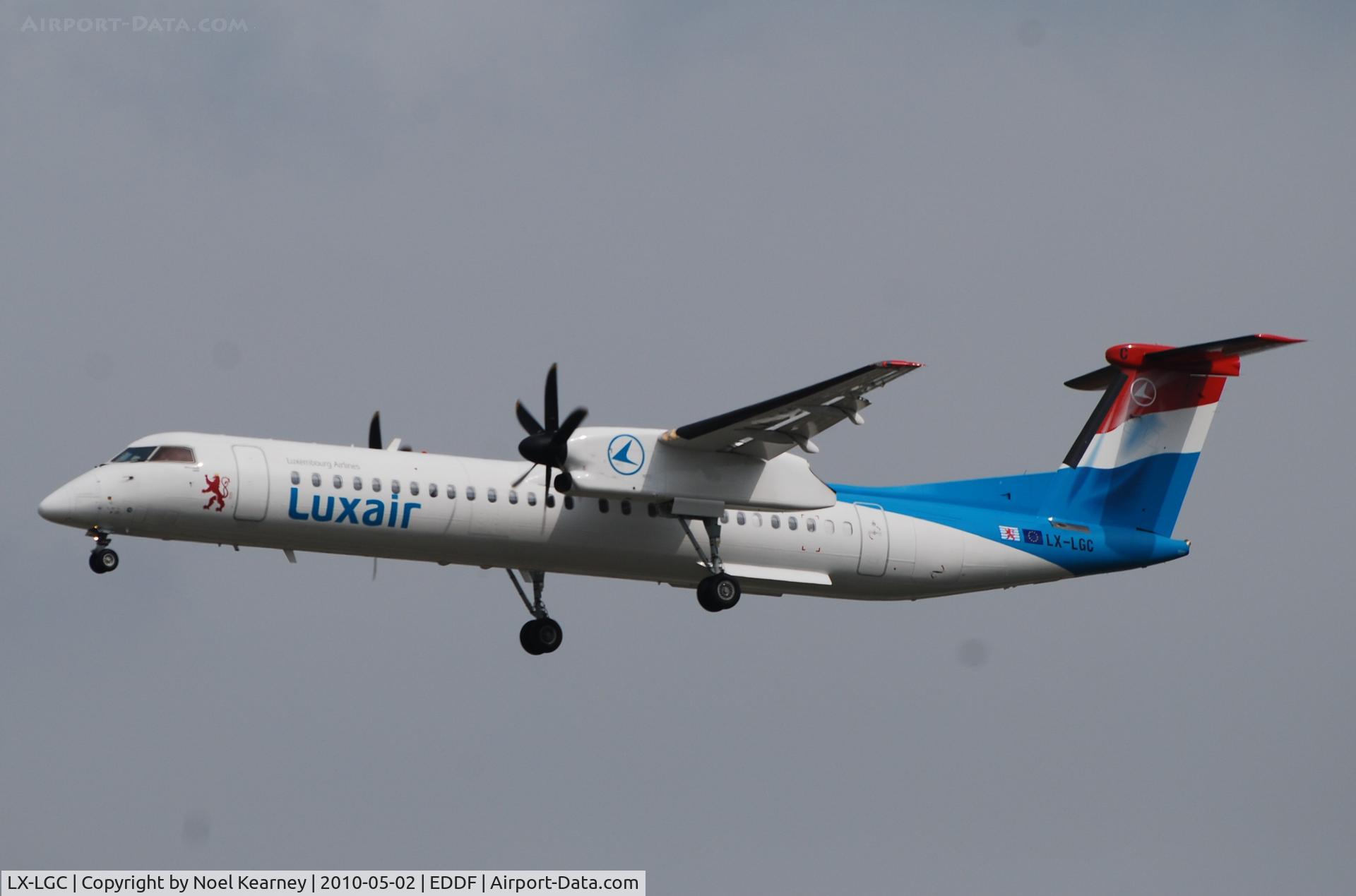 LX-LGC, 2007 De Havilland Canada DHC-8-402Q Dash 8 C/N 4162, Landing Rwy 25L