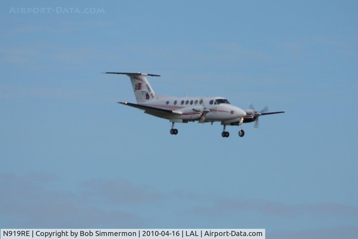 N919RE, Beech 200 C/N BB824, Arriving at Lakeland, FL during Sun N Fun 2010.