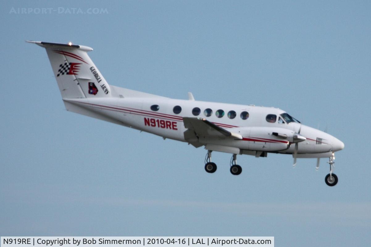 N919RE, Beech 200 C/N BB824, Arriving at Lakeland, FL during Sun N Fun 2010.