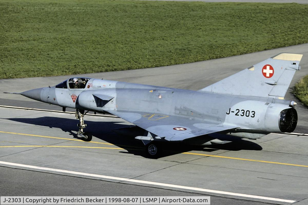 J-2303, Dassault (F+W Emmen) Mirage IIIS C/N 993, taxying to the active