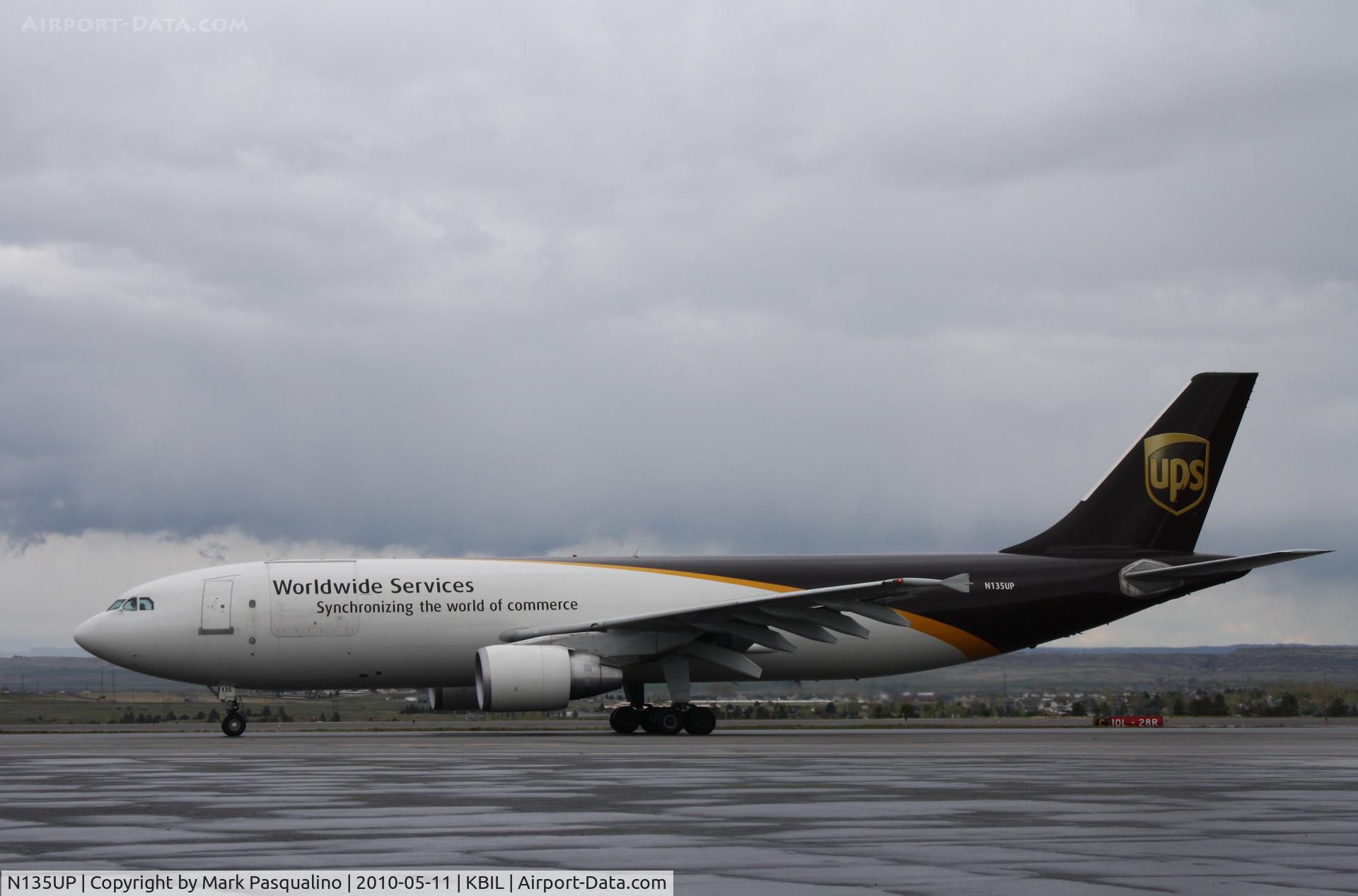 N135UP, 2001 Airbus A300F4-622R C/N 0818, Airbus A300F4-622R