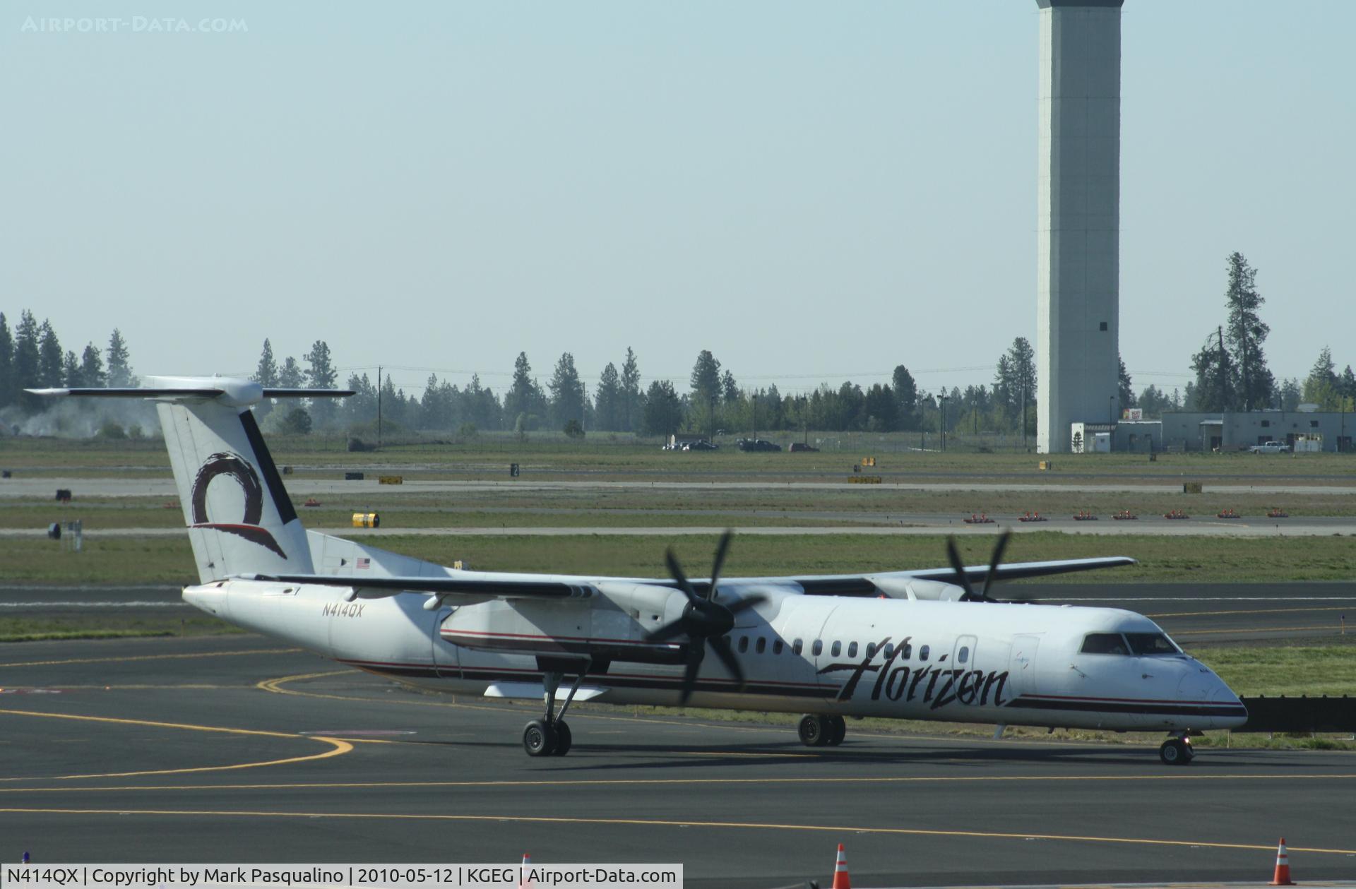 N414QX, 2002 Bombardier DHC-8-402 Dash 8 C/N 4061, DHC-8-400