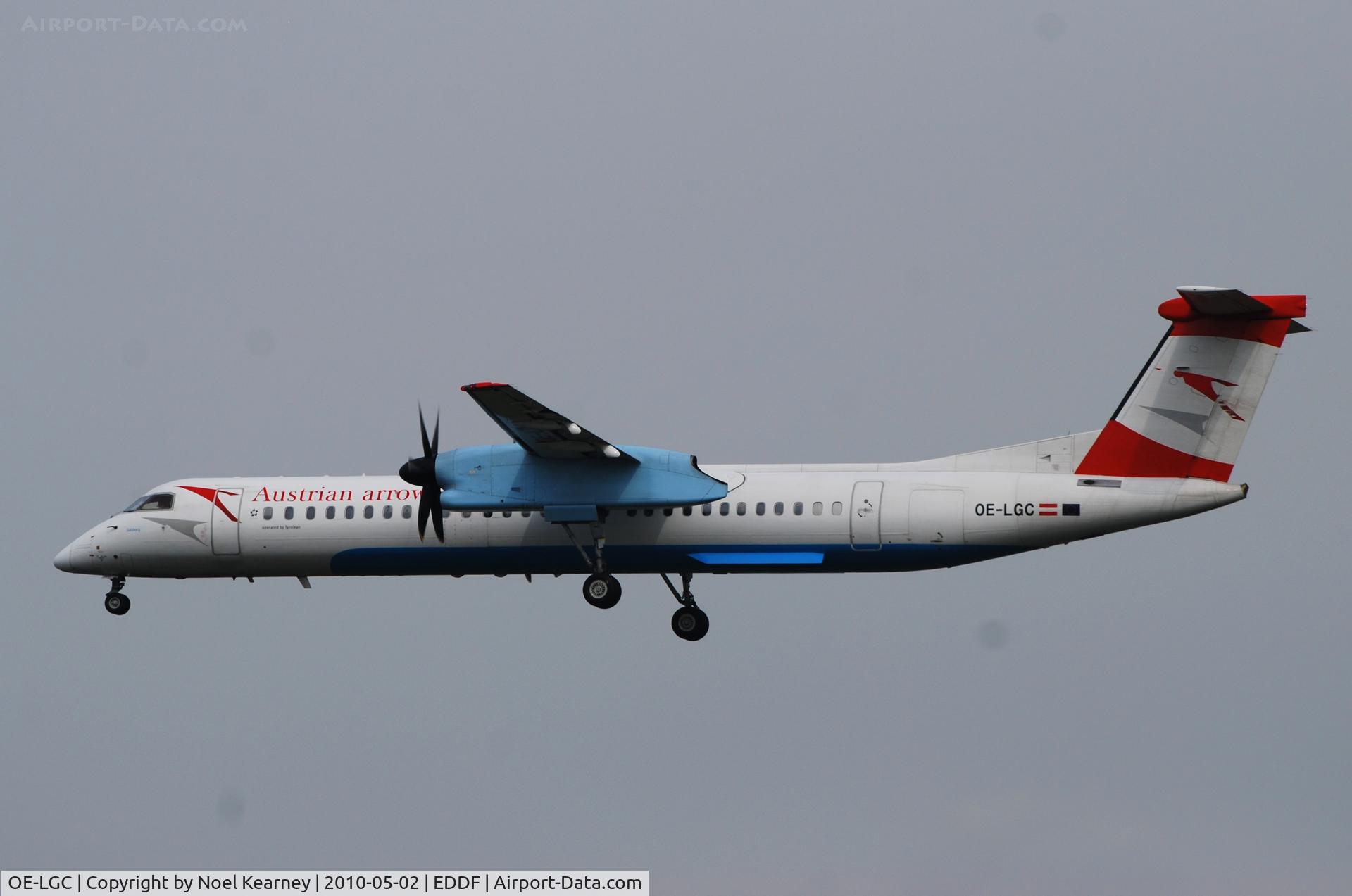 OE-LGC, 2000 De Havilland Canada DHC-8-402Q Dash 8 C/N 4026, Landing Rwy 25L