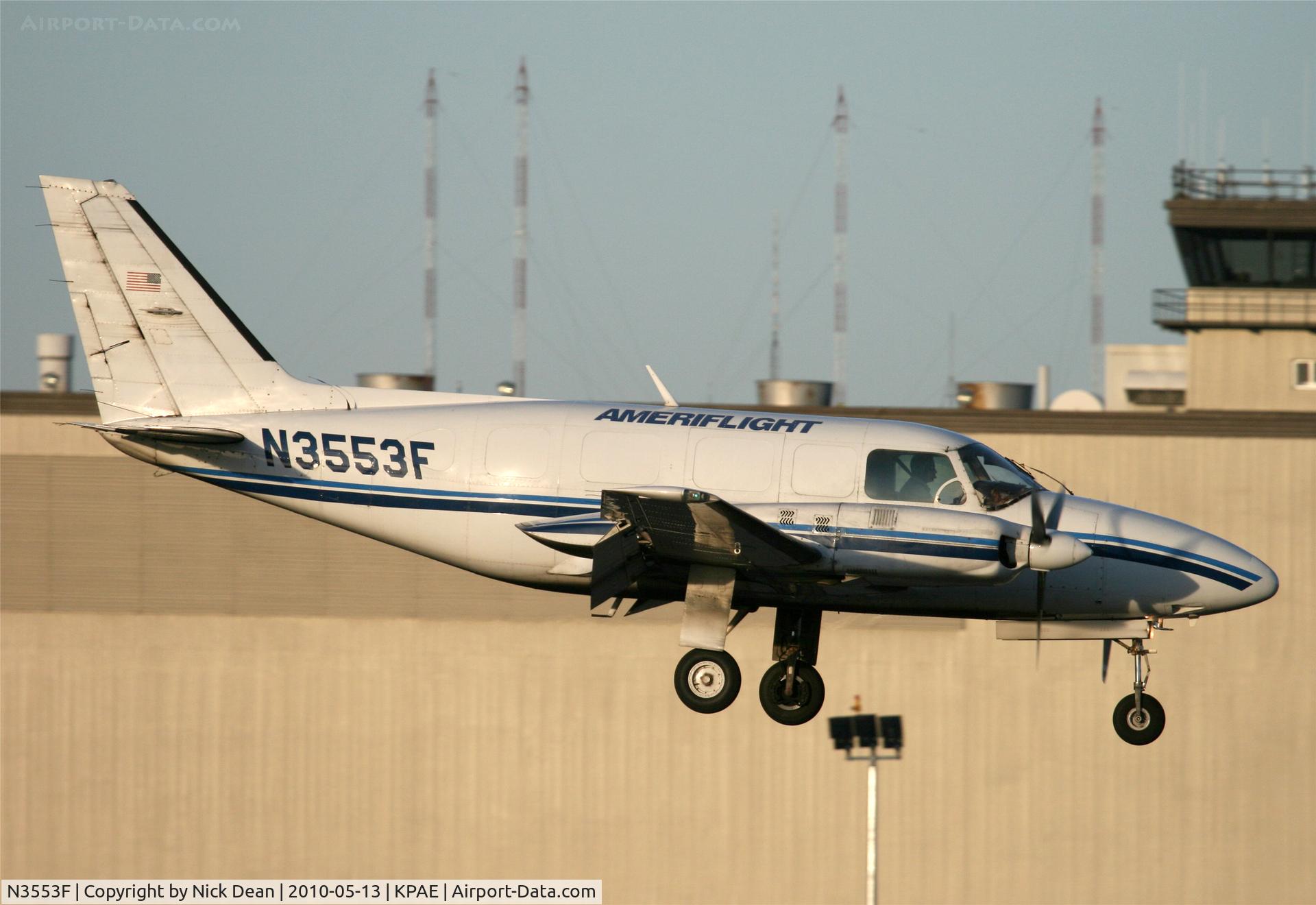 N3553F, 1979 Piper PA-31-350 Navajo Chieftain C/N 31-8052044, KPAE Amflight 479 arriving on 16R