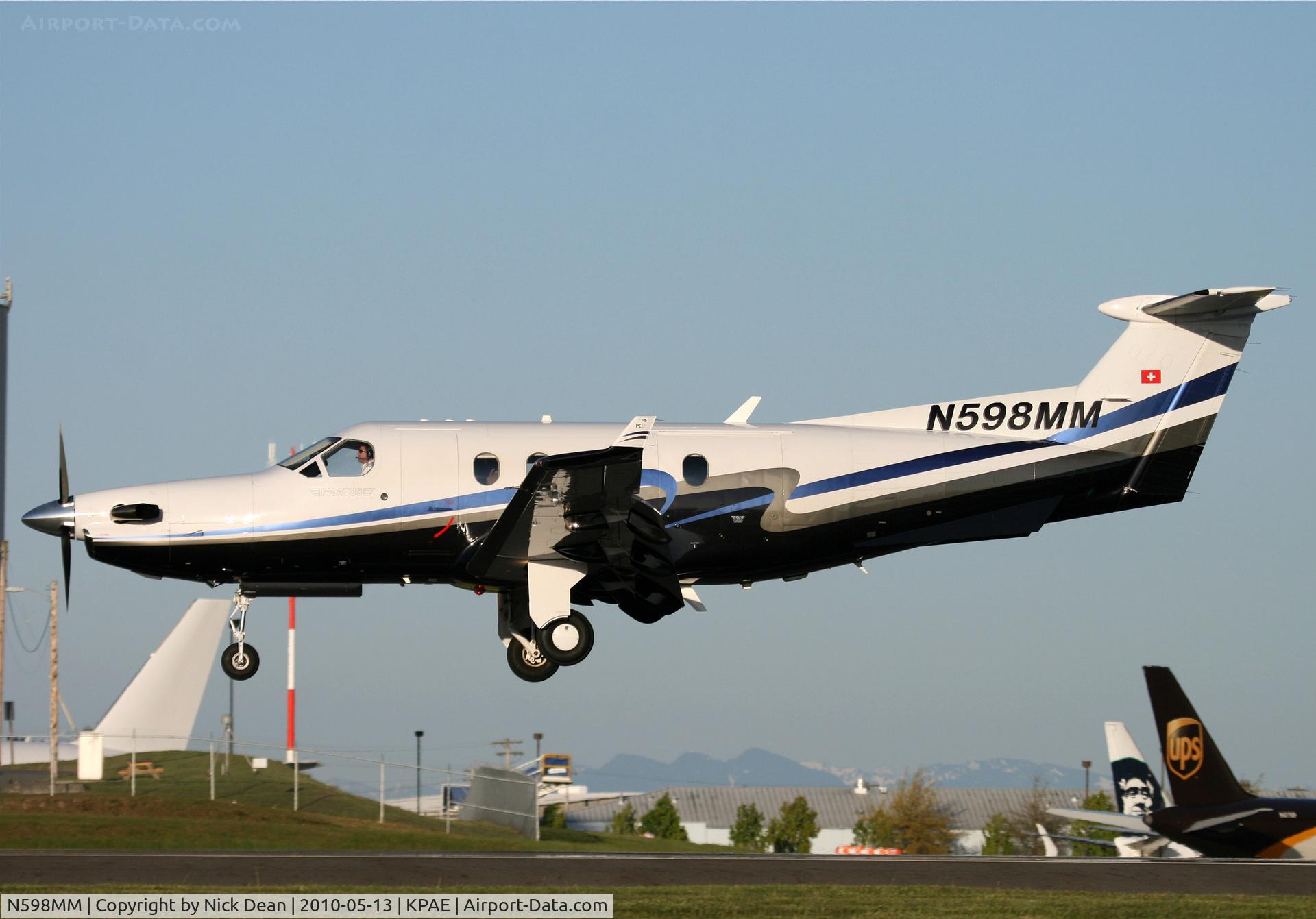 N598MM, 2004 Pilatus PC-12/45 C/N 598, KPAE