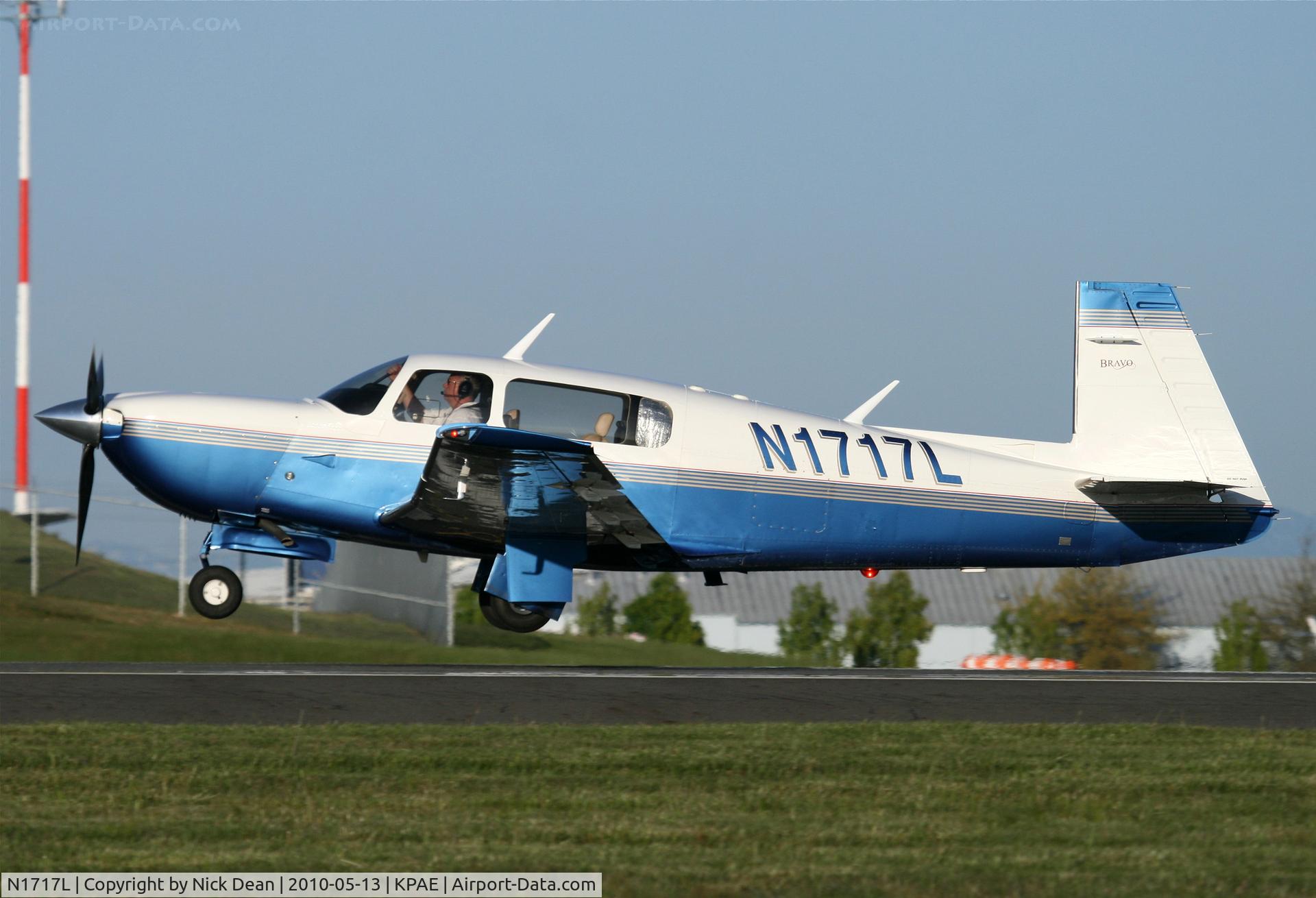 N1717L, 2000 Mooney M20M Bravo C/N 27-0289, KPAE
