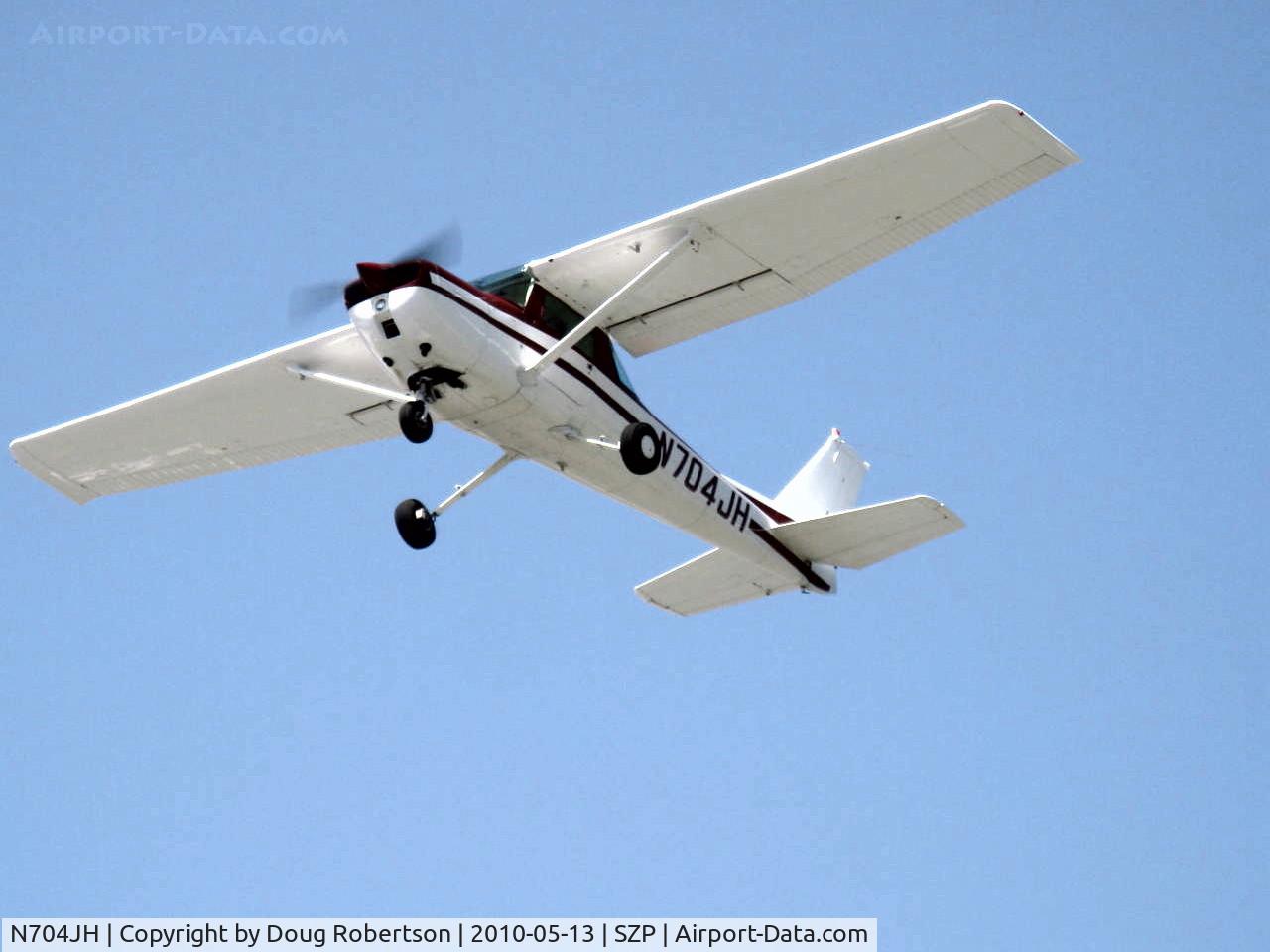 N704JH, 1976 Cessna 150M C/N 15078644, 1976 Cessna 150M, Continental O-200 100 Hp, takeoff climb Rwy 22