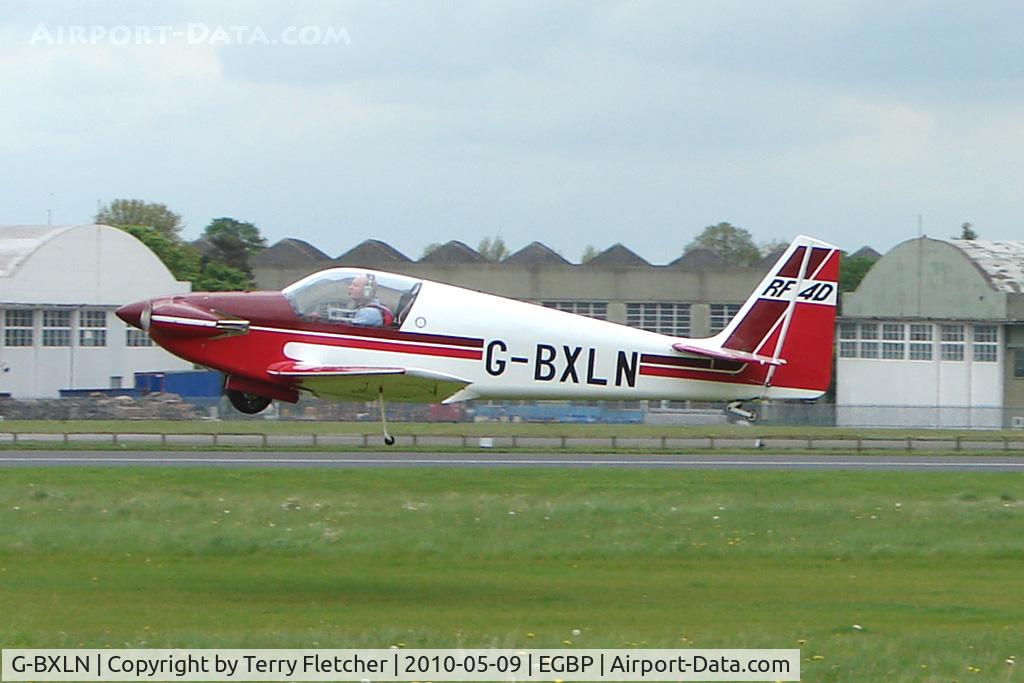 G-BXLN, 1967 Sportavia-Putzer Fournier RF-4D C/N 4022, 1967 Sportavia-putzer Gmbh FOURNIER RF4D takes off after the Great Vintage Flying Weekend at Kemble
