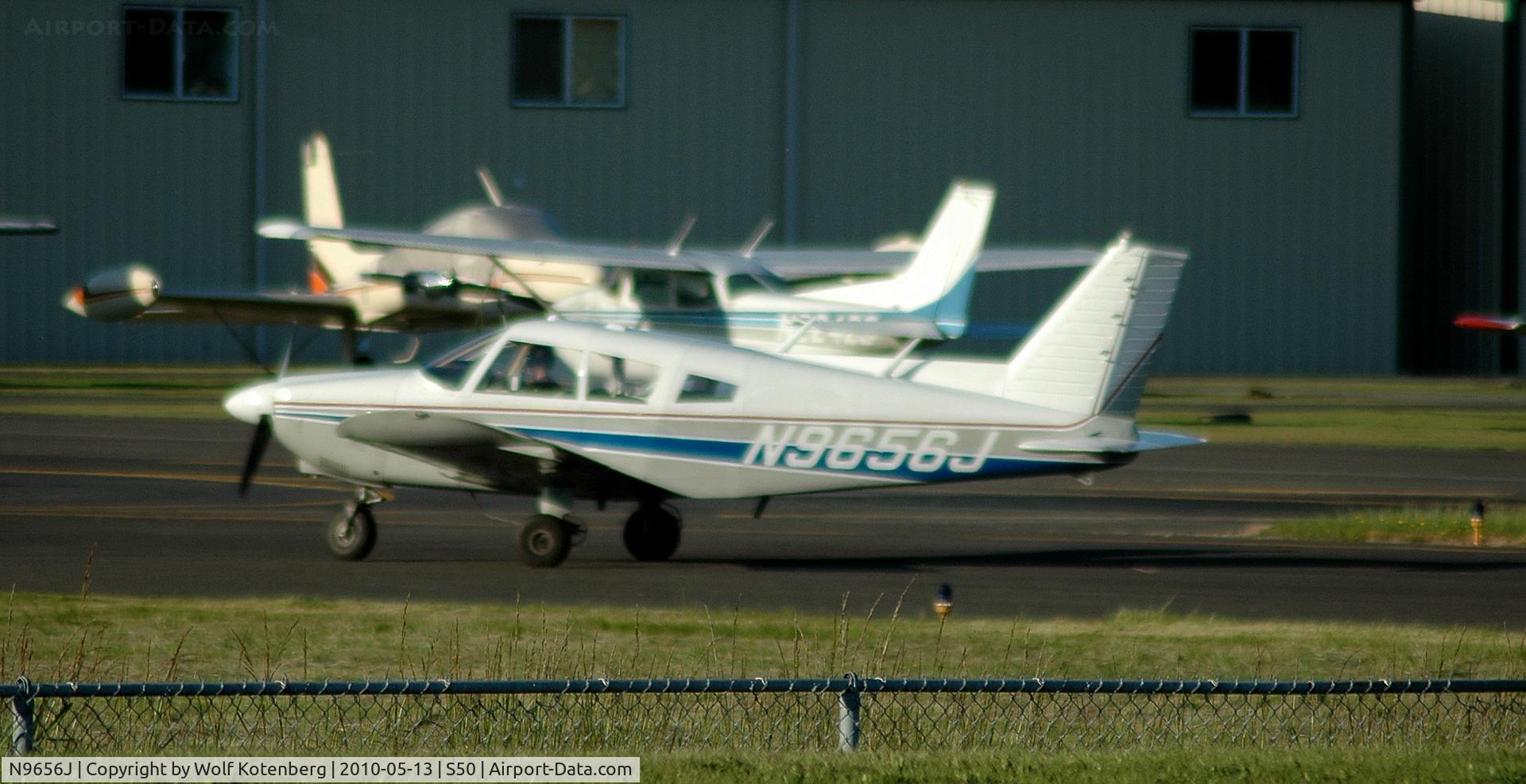N9656J, 1966 Piper PA-28-180 C/N 28-3823, rolling