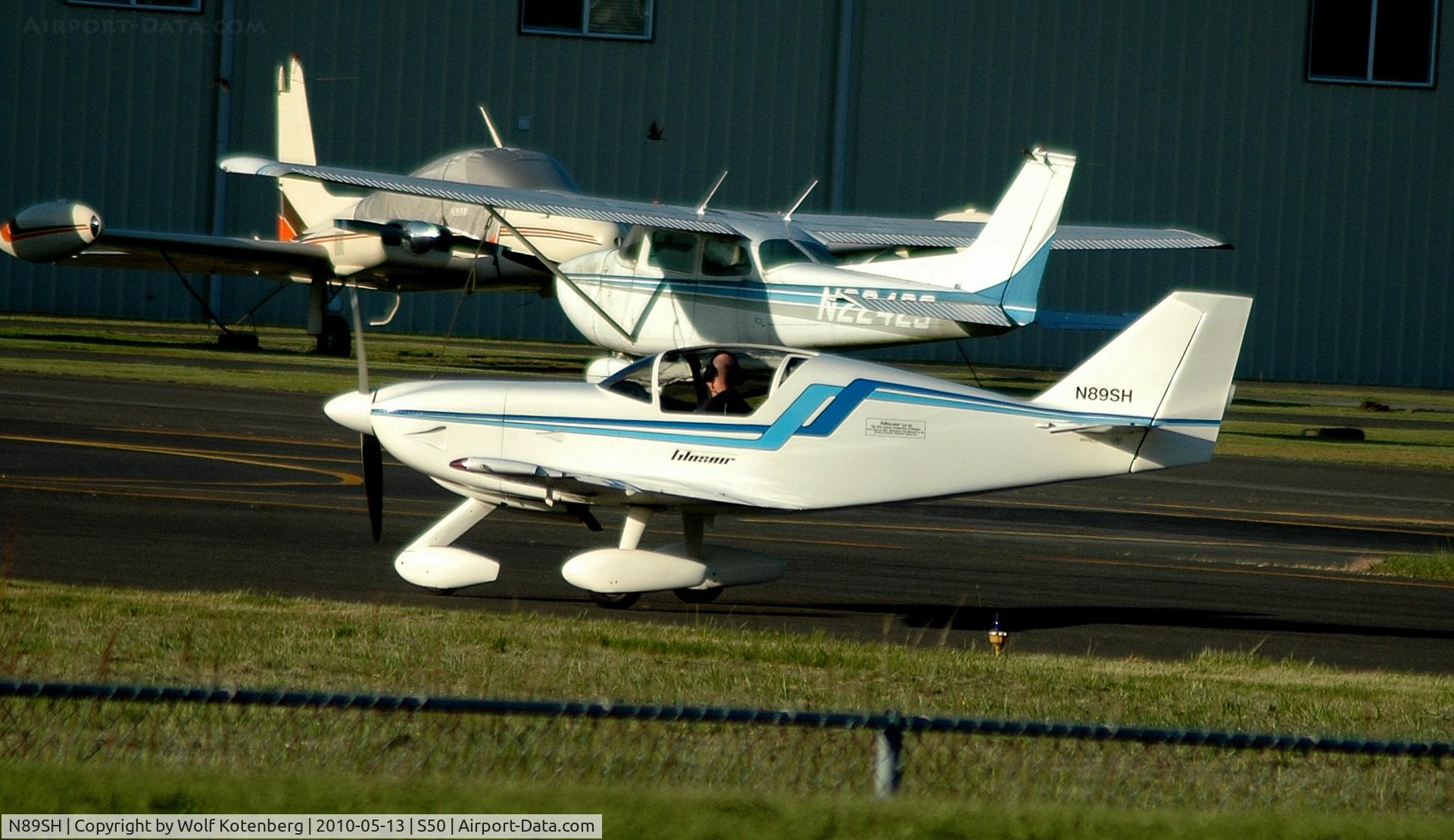 N89SH, 1981 Stoddard-Hamilton Glasair C/N 103, rolling