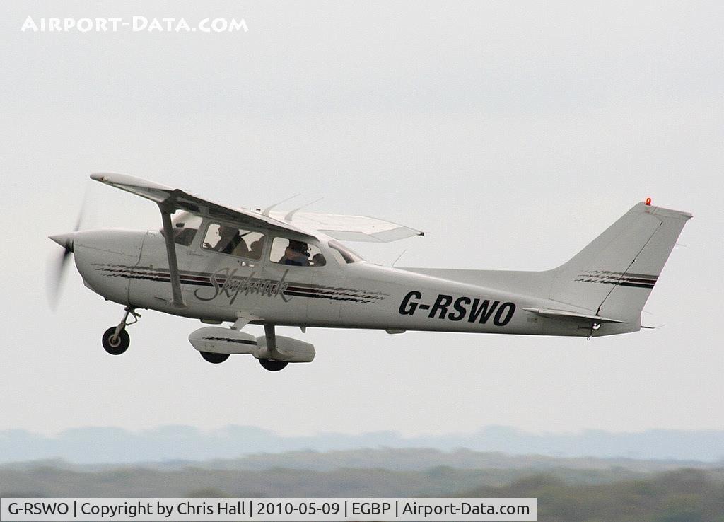 G-RSWO, 1997 Cessna 172R C/N 17280206, at the Great Vintage Flying Weekend
