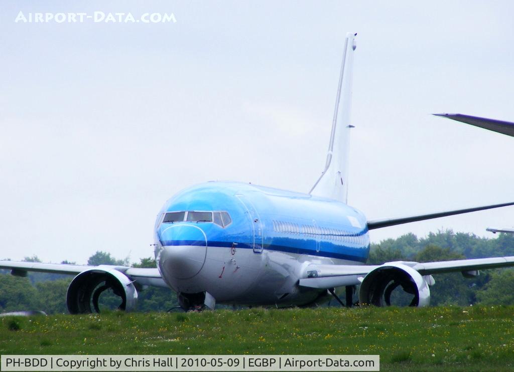 PH-BDD, 1986 Boeing 737-306 C/N 23540, in the scrapping area at Kemble