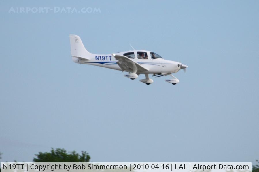 N19TT, 2003 Cirrus SR20 C/N 1382, Arriving at Lakeland, FL during Sun N Fun 2010.