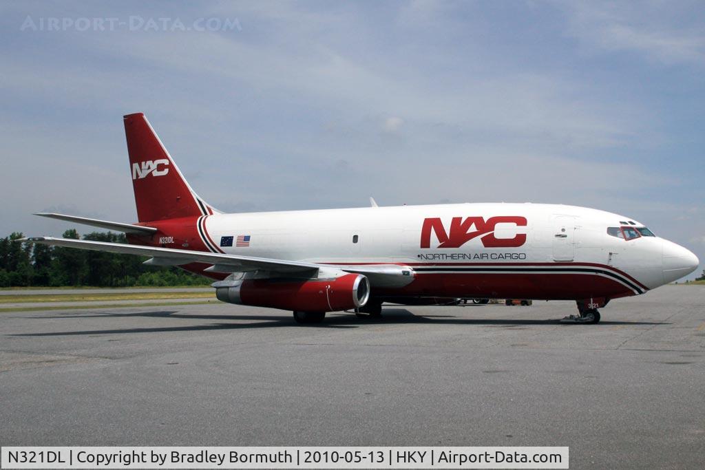 N321DL, 1984 Boeing 737-232 C/N 23093, Northern Air Cargo Boeing 737-200 on the ramp offloading cargo in Hickory, NC.