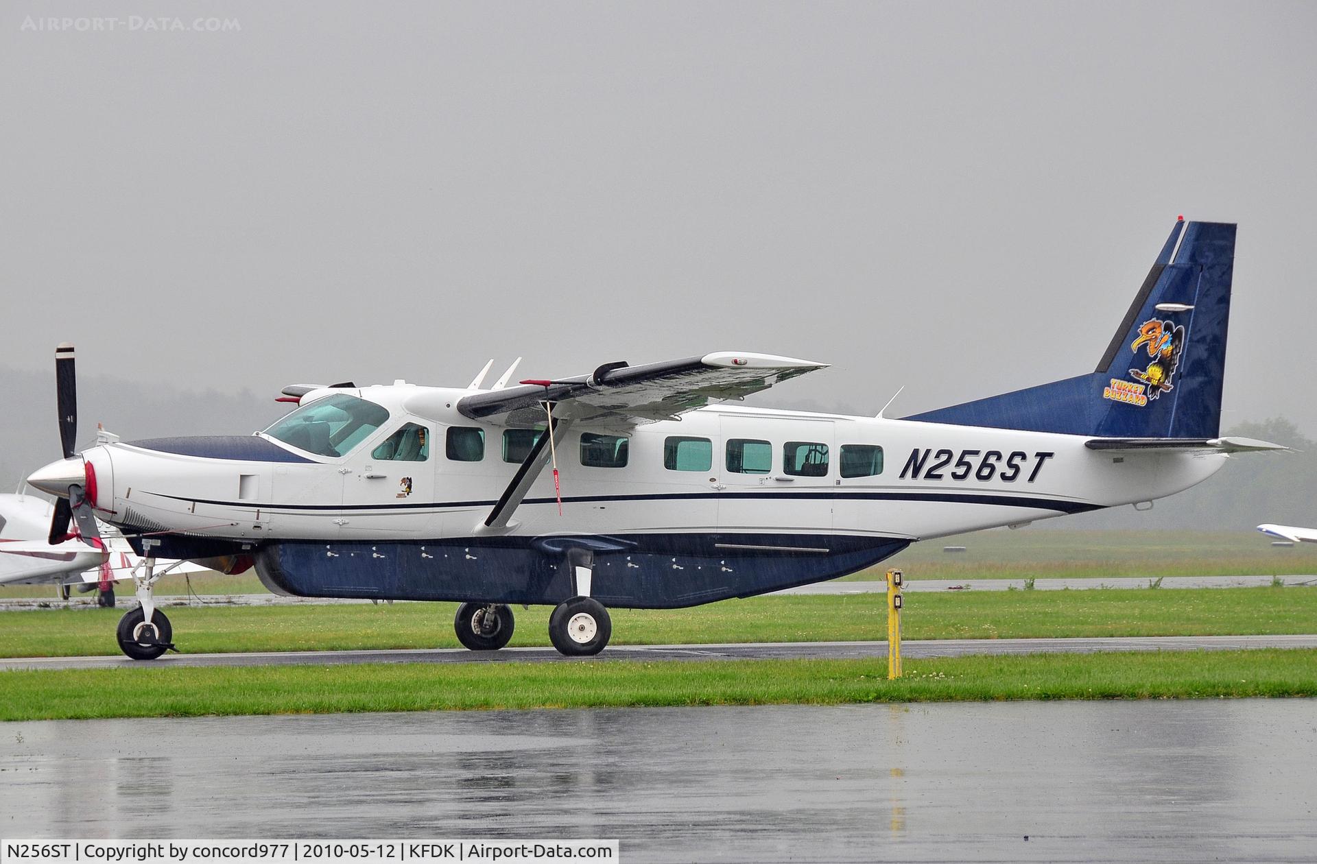 N256ST, 2007 Cessna 208B C/N 208B1256, Seen at KFDK on 5/12/2010.