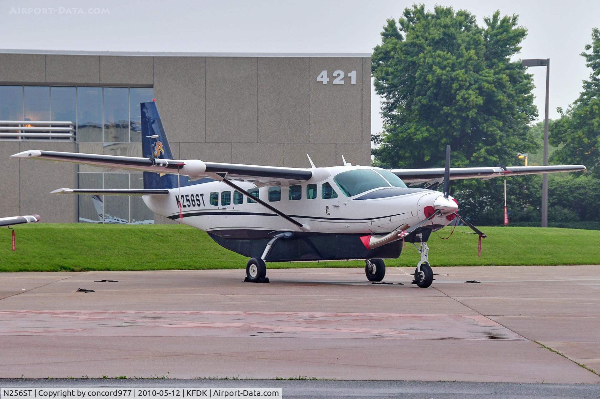 N256ST, 2007 Cessna 208B C/N 208B1256, Seen at KFDK on 5/12/2010.