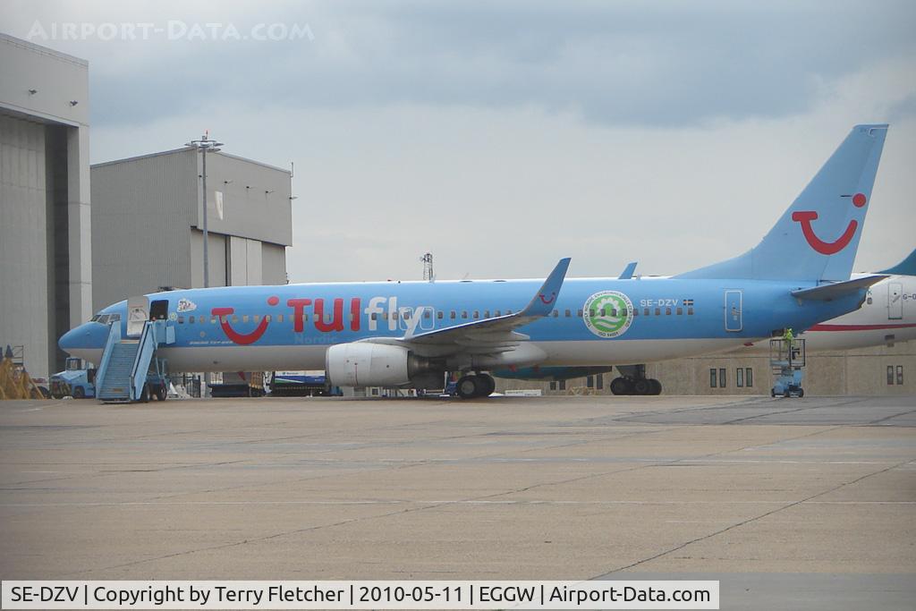 SE-DZV, 2003 Boeing 737-804 C/N 32904, TUI Nordic B737 at Luton