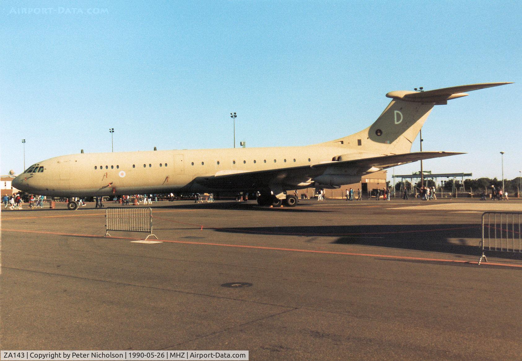 ZA143, Vickers VC10 K.2 C/N 813, VC-10 K.2 of 101 Squadron from   Brize Norton on display at the 1990 RAF Mildenhall Air Fete.