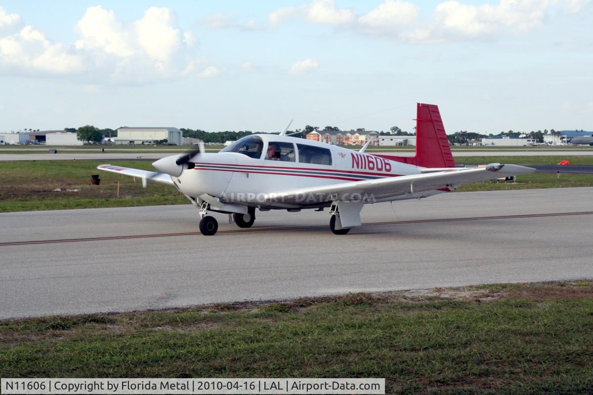 N11606, 1982 Mooney M20J 201 C/N 24-1276, Mooney M20J