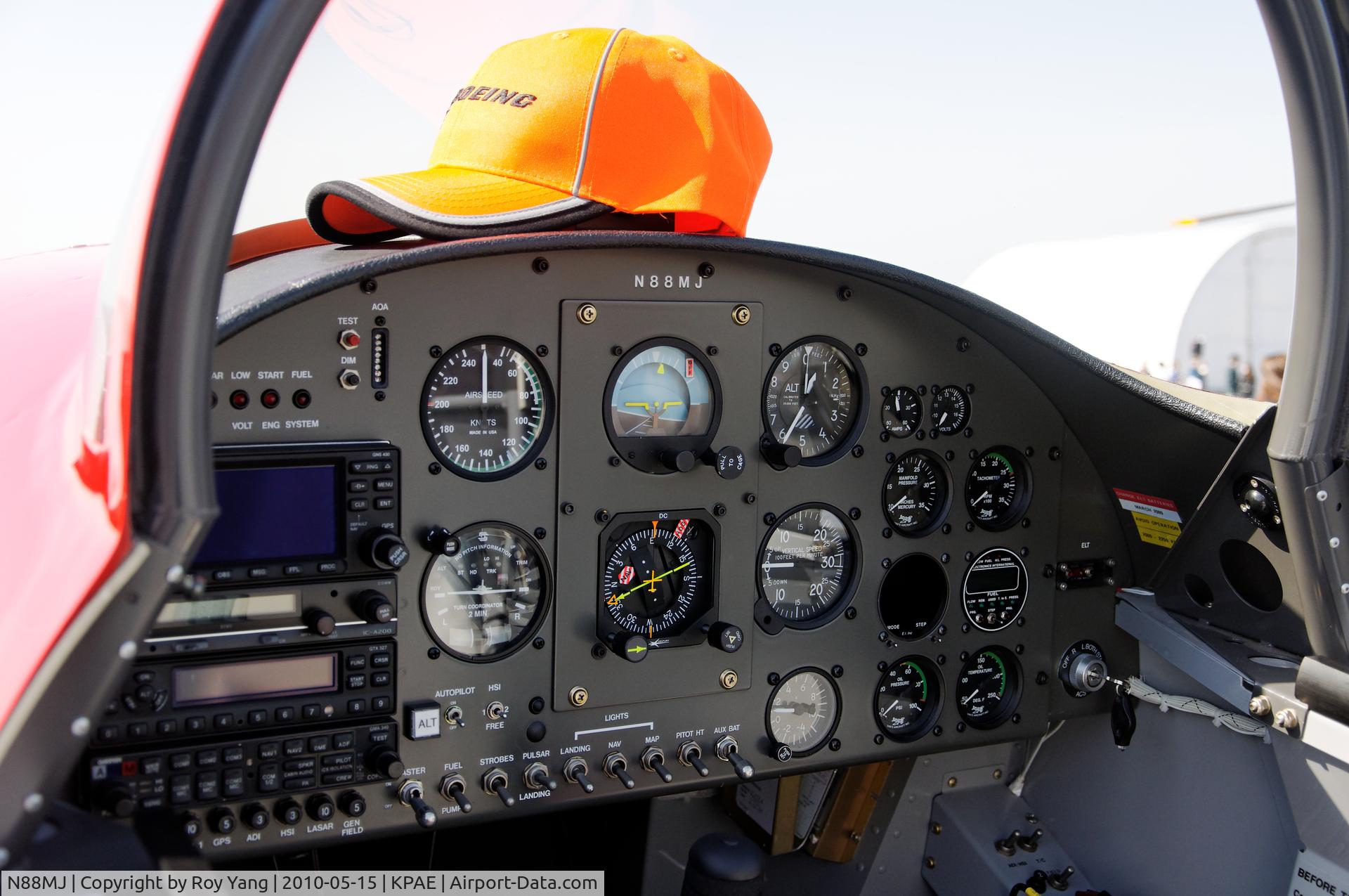 N88MJ, Vans RV-8 C/N 80591, Cockpit