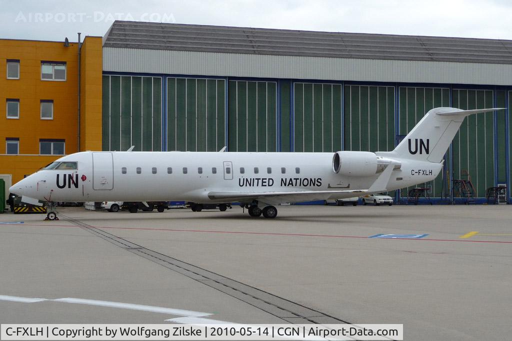 C-FXLH, 1998 Bombardier CRJ-200LR (CL-600-2B19) C/N 7283, visitor