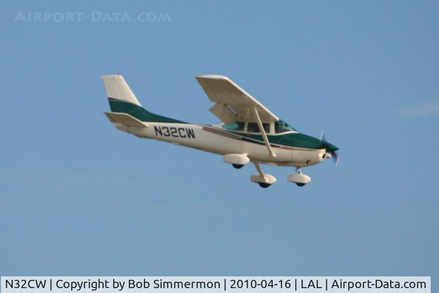 N32CW, 1977 Cessna 182Q Skylane C/N 18265680, Arriving at Lakeland, FL during Sun N Fun 2010.