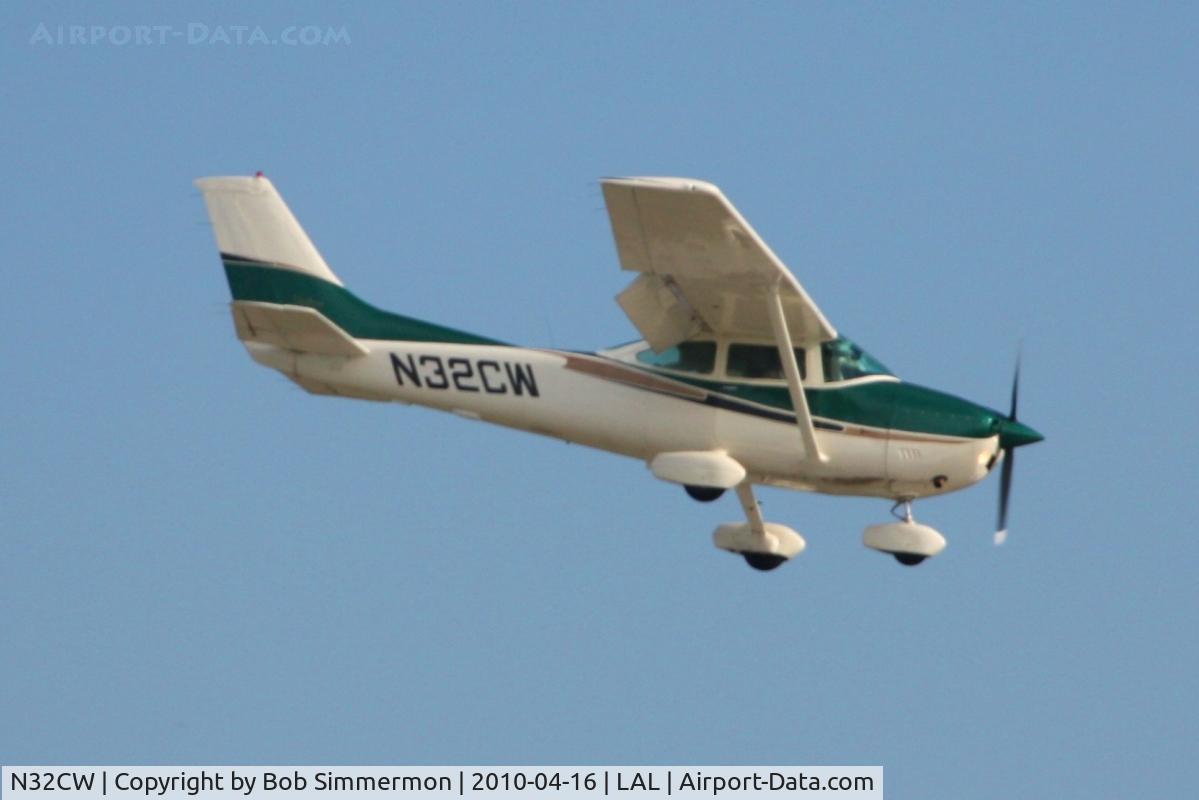 N32CW, 1977 Cessna 182Q Skylane C/N 18265680, Arriving at Lakeland, FL during Sun N Fun 2010.
