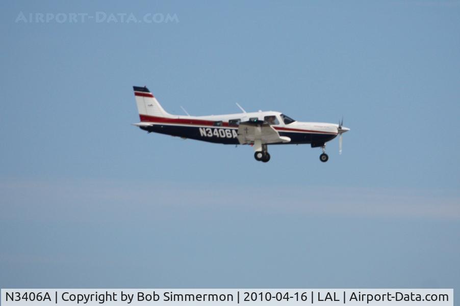 N3406A, 1998 Piper PA-32R-301T Turbo Saratoga C/N 3257044, Arriving at Lakeland, FL during Sun N Fun 2010.