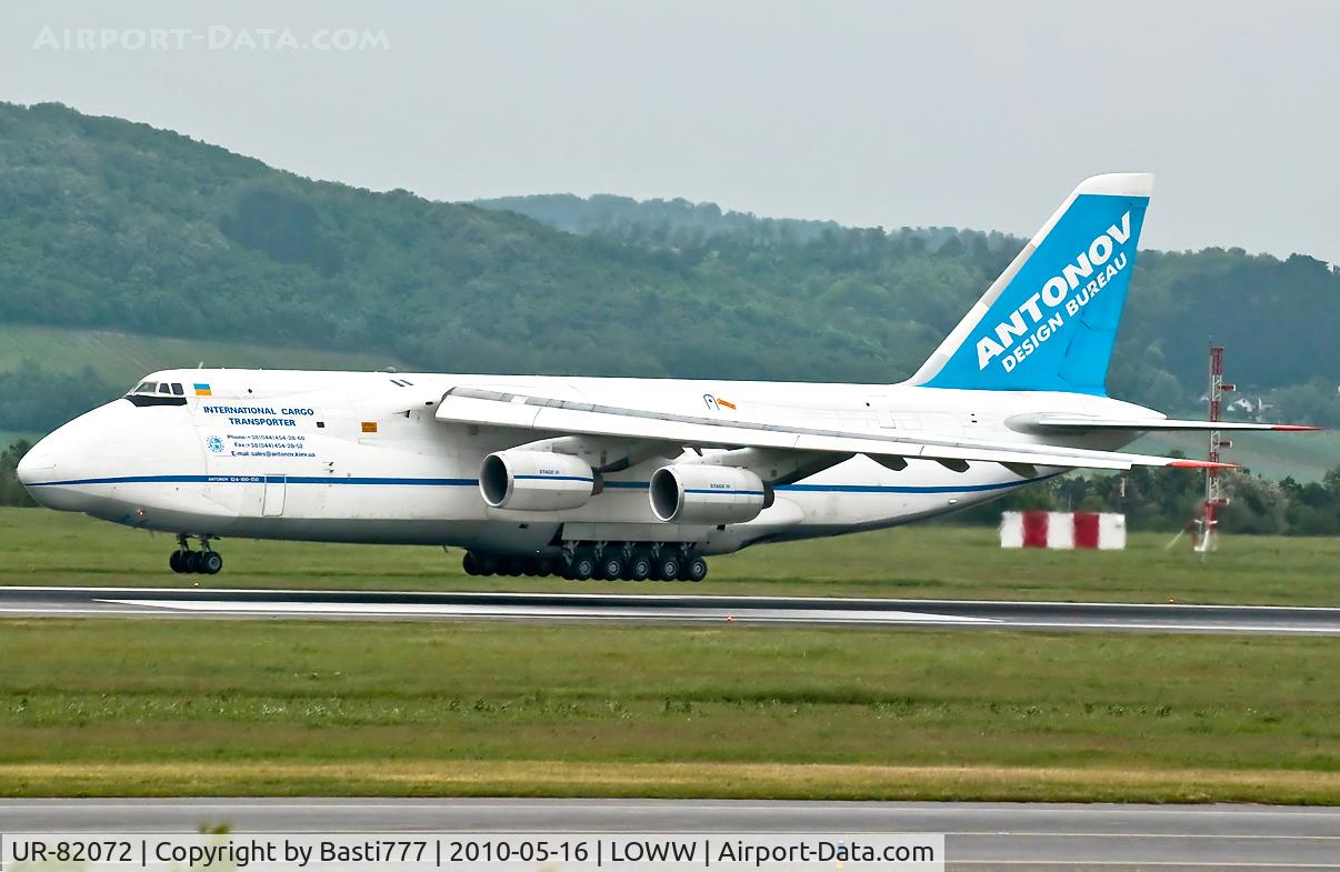 UR-82072, 1993 Antonov An-124-100 Ruslan C/N 9773053359136, An-124 in Vienna
