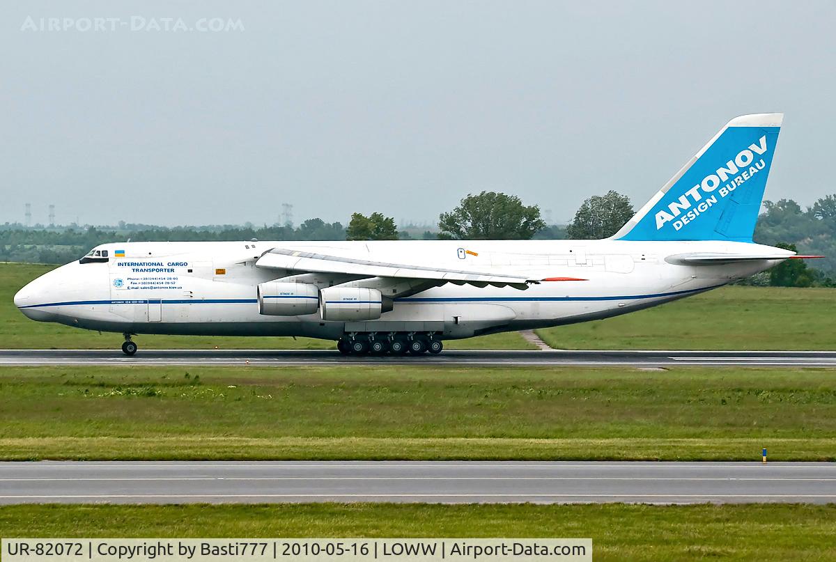 UR-82072, 1993 Antonov An-124-100 Ruslan C/N 9773053359136, An-124 in Vienna