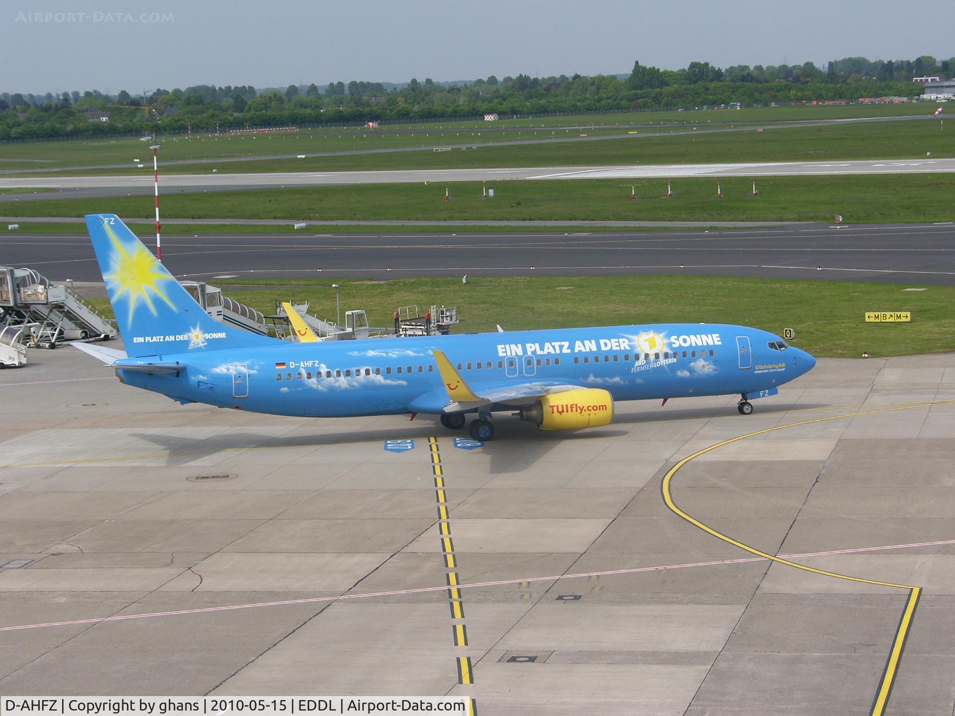 D-AHFZ, 2001 Boeing 737-8K5 C/N 30883, Ein platz an der Sonne / A place at the sun