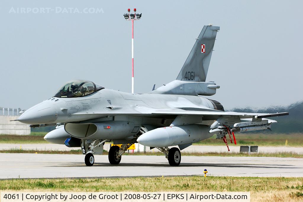 4061, 2007 General Dynamics F-16C Fighting Falcon C/N JC-22, During the anual commandres meet some local F-16s flew an operational mission.