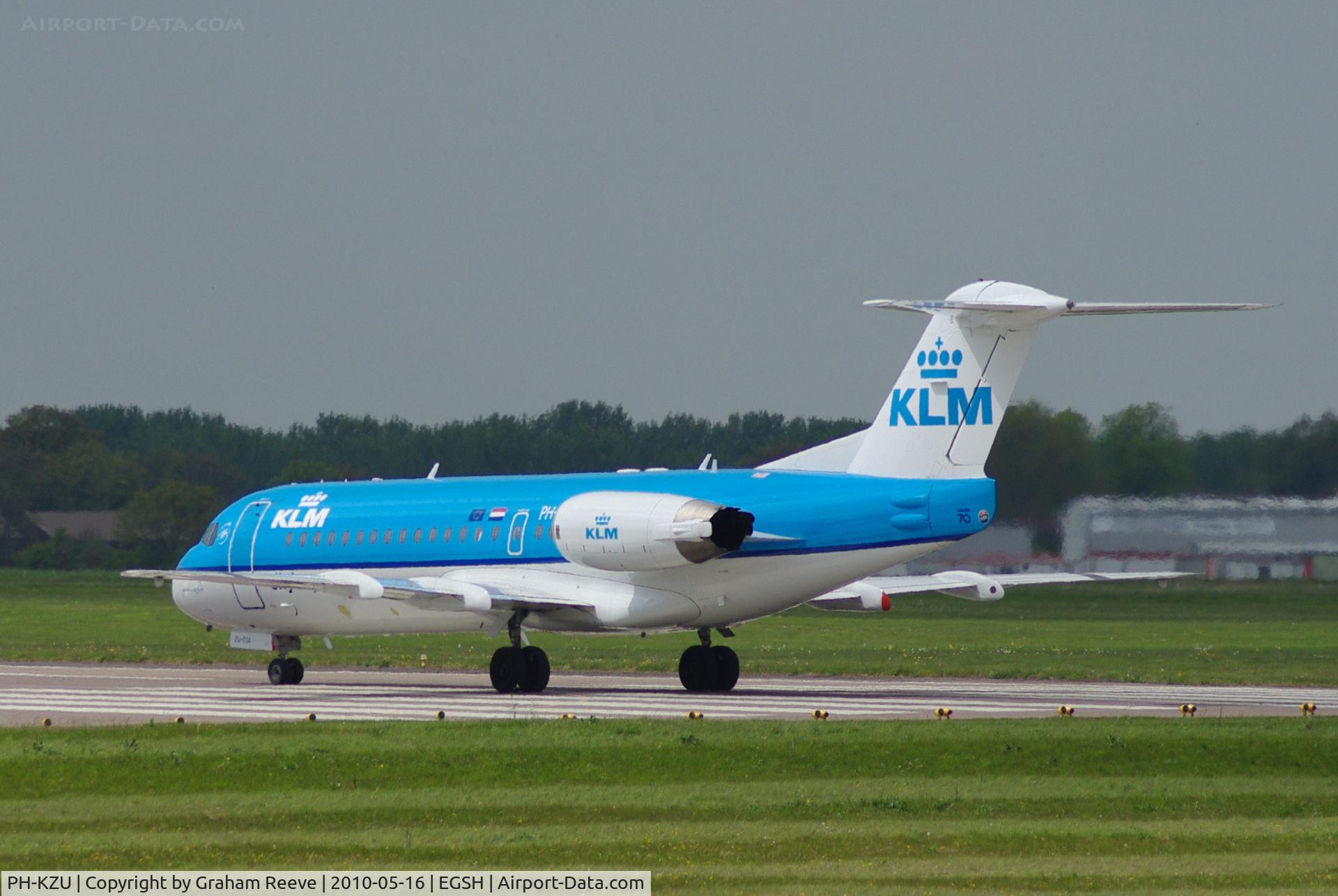 PH-KZU, 1995 Fokker 70 (F-28-0070) C/N 11543, Awaiting departure from Norwich.