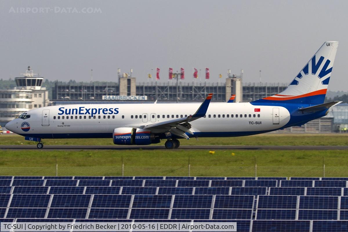TC-SUI, 2003 Boeing 737-8CX C/N 32367, decelerating after touchdown