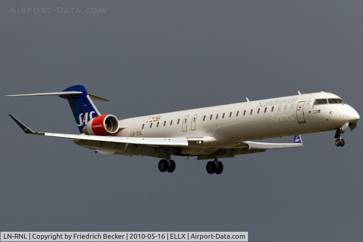 LN-RNL, 2010 Bombardier CRJ-900LR (CL-600-2D24) C/N 15250, SAS CRJ900 short final RW24