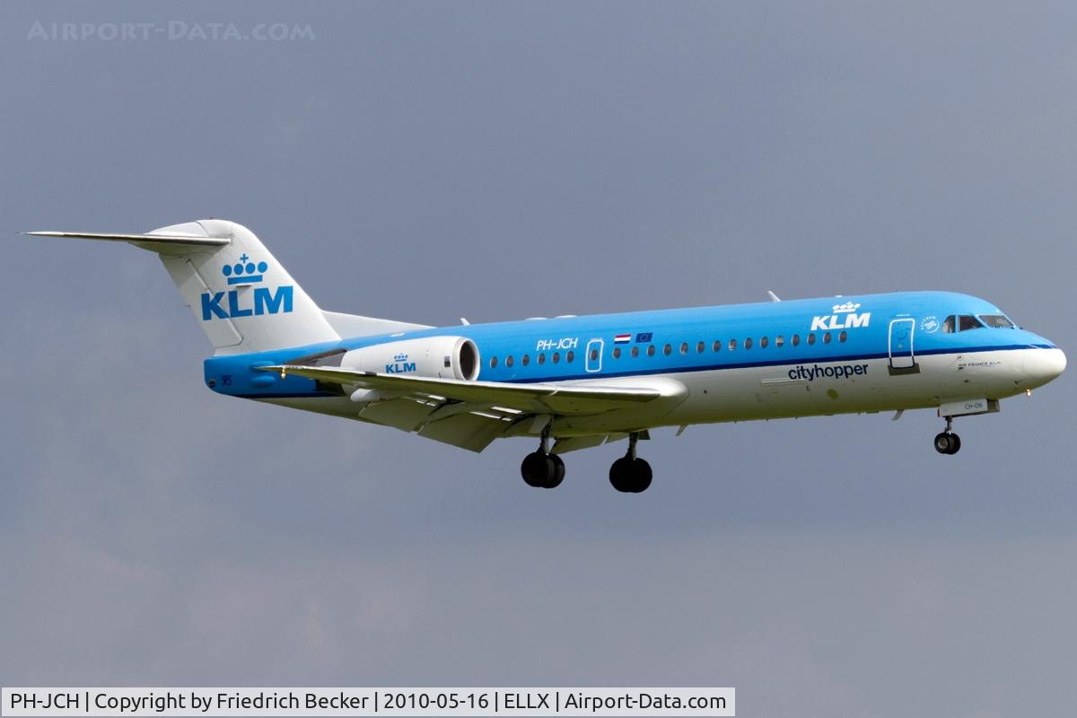 PH-JCH, 1994 Fokker 70 (F-28-0070) C/N 11528, KLM Fokker70 short final RW24