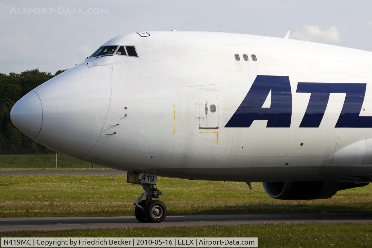 N419MC, 1996 Boeing 747-48EF C/N 28367, Atlas freight Jumbo taxying to the active