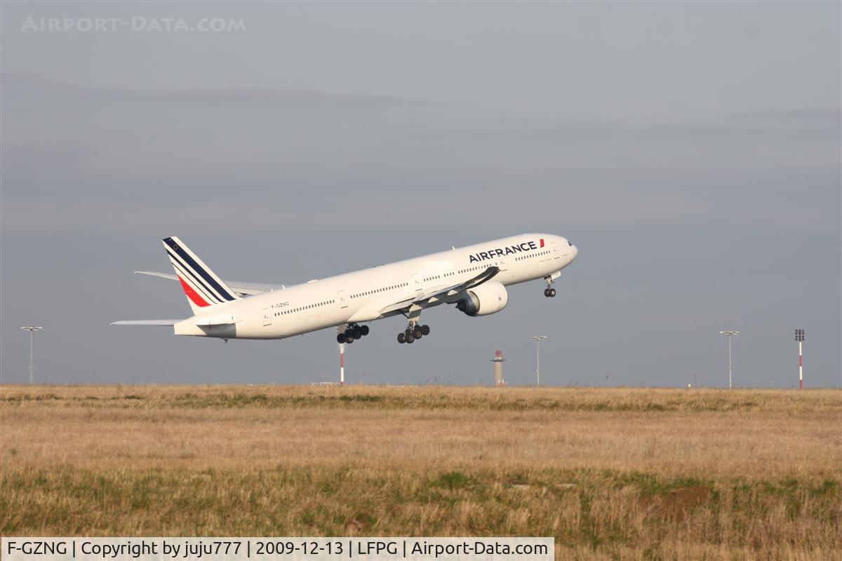 F-GZNG, 2009 Boeing 777-328/ER C/N 32968, on take-off at CDG