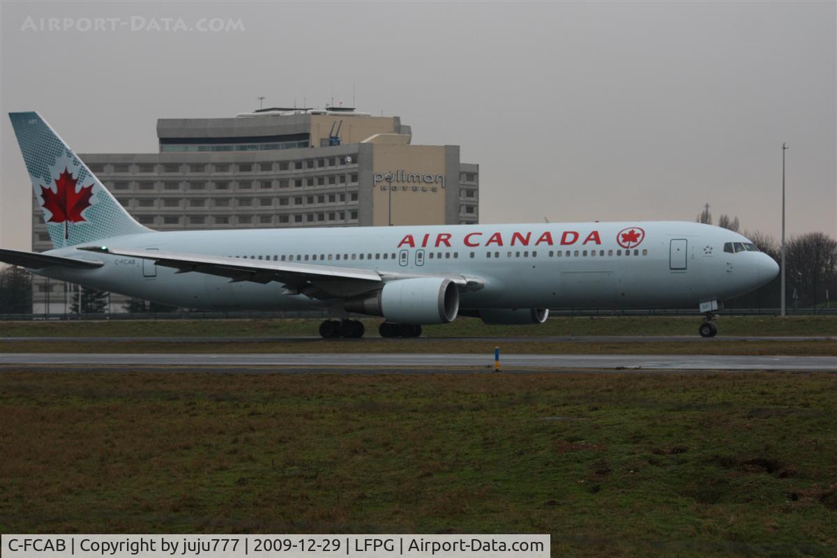 C-FCAB, 1988 Boeing 767-375/ER C/N 24082, on transit at CDG whis new geen fuselage peint