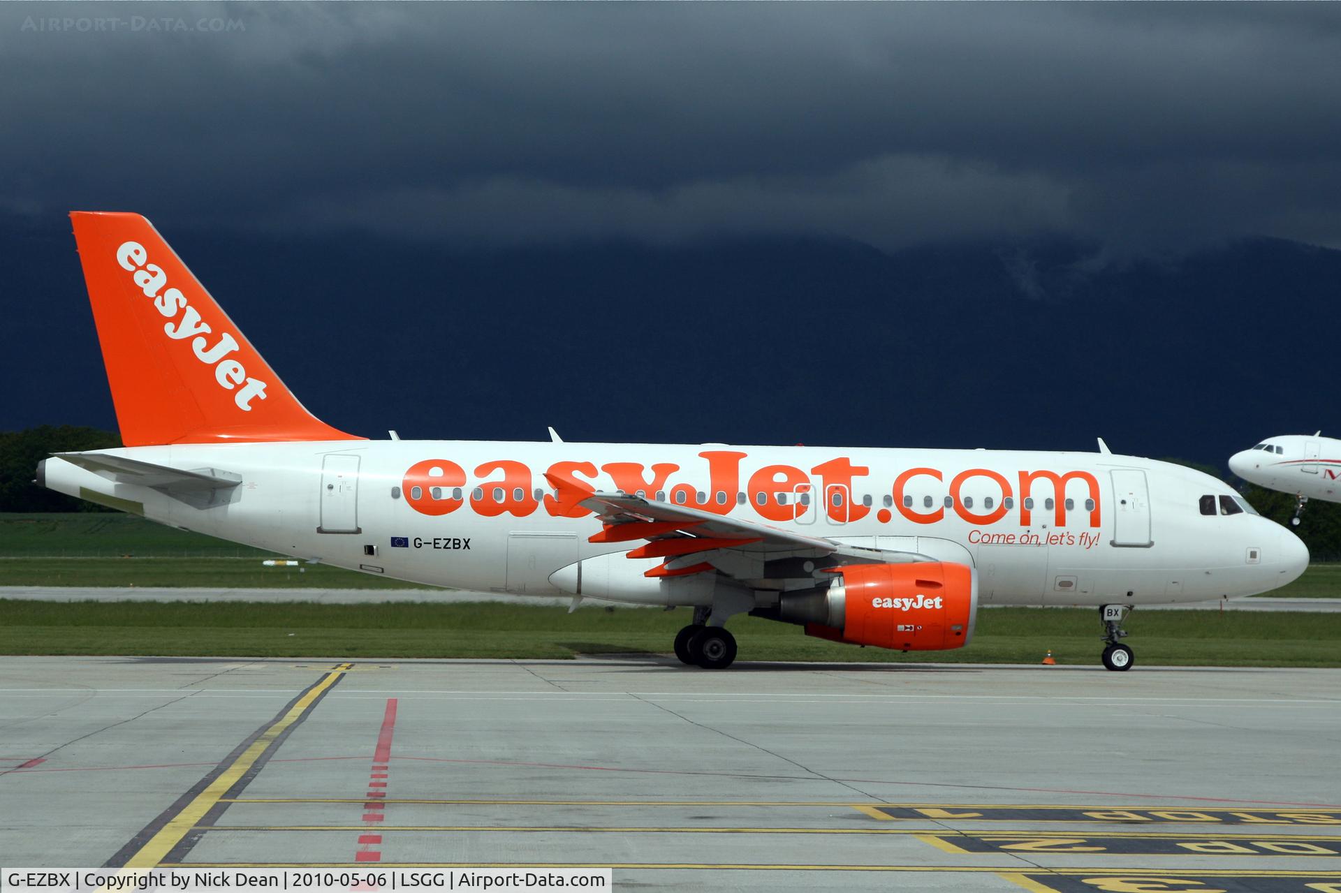 G-EZBX, 2007 Airbus A319-111 C/N 3137, LSGG