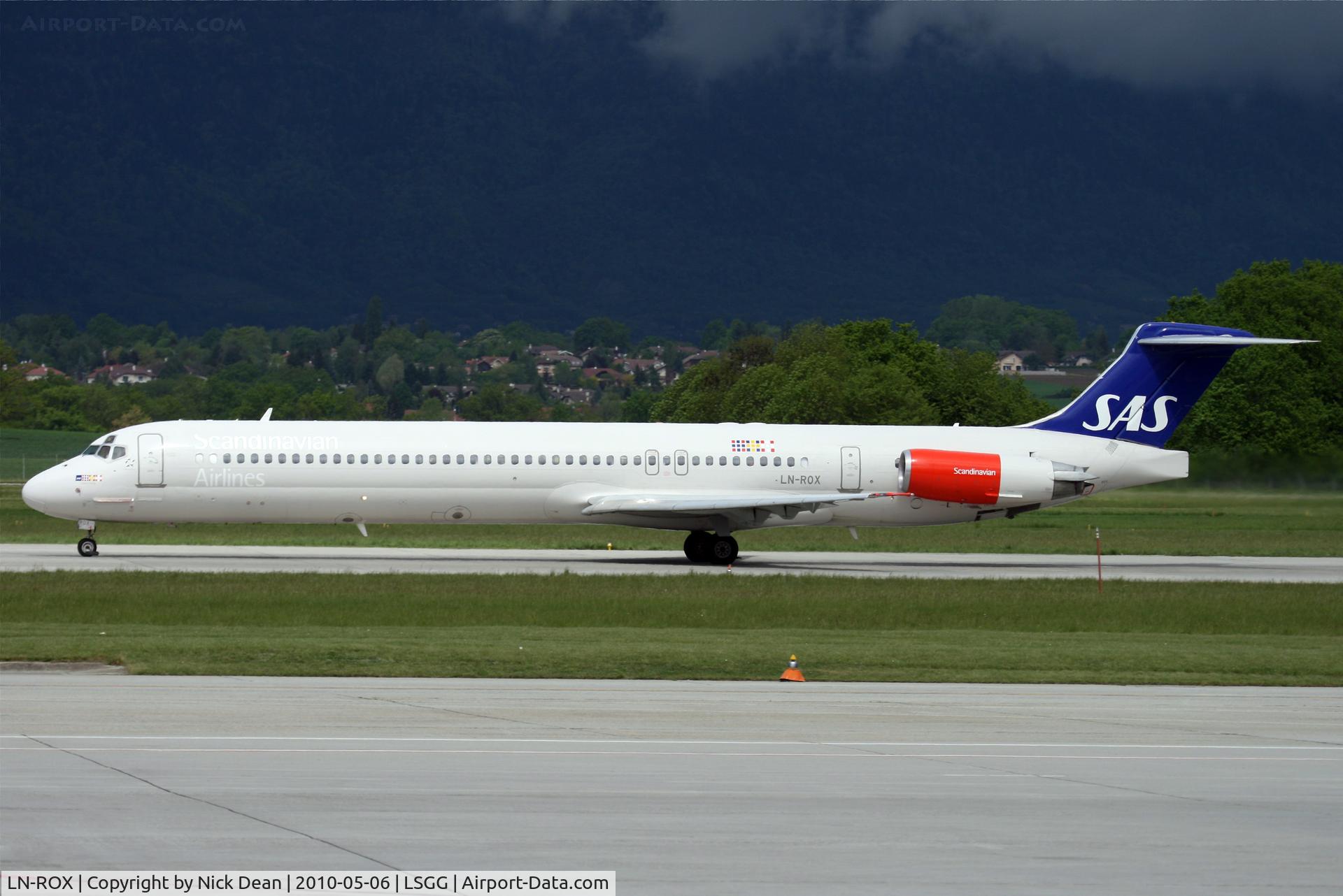 LN-ROX, 1988 McDonnell Douglas MD-82 (DC-9-82) C/N 49603, LSGG