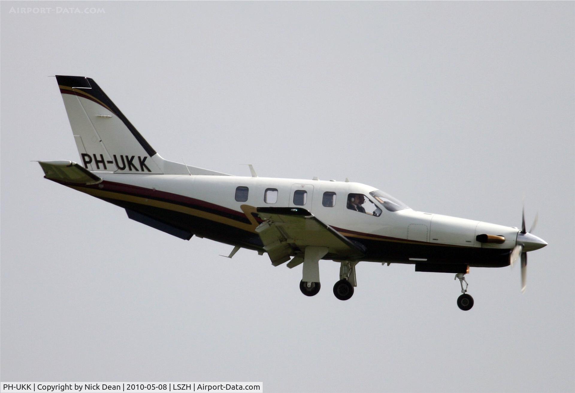 PH-UKK, 2006 Socata TBM-850 C/N 372, LSZH