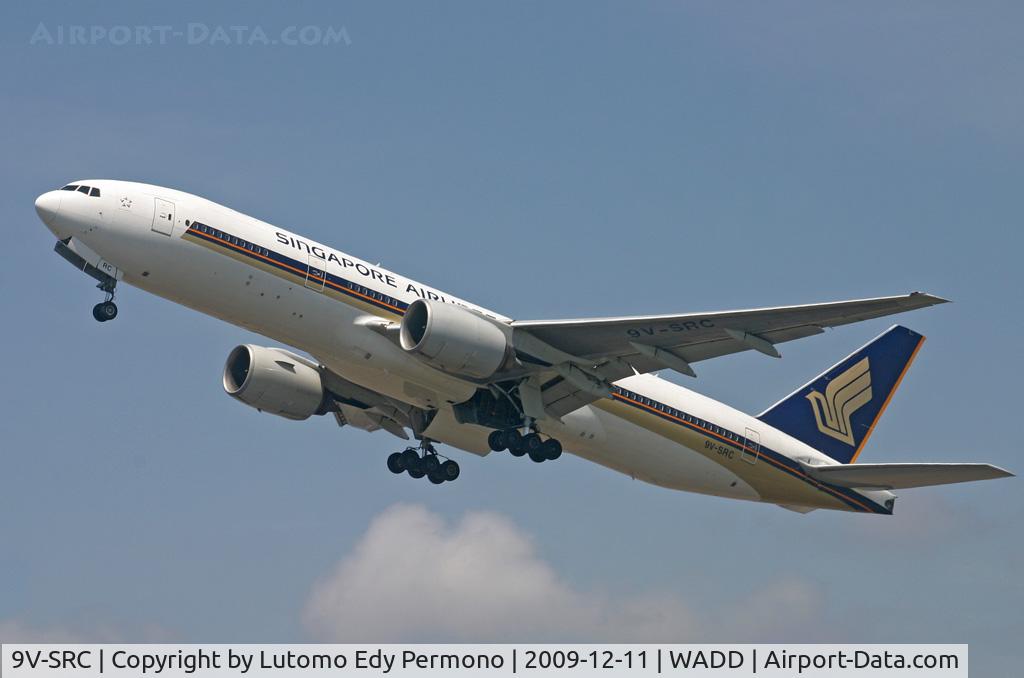 9V-SRC, 1998 Boeing 777-212/ER C/N 28998, Singapore Airlines