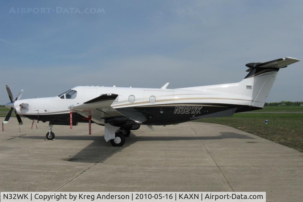 N32WK, 2008 Pilatus PC-12/47E C/N 1046, Up close photo of 32WK.