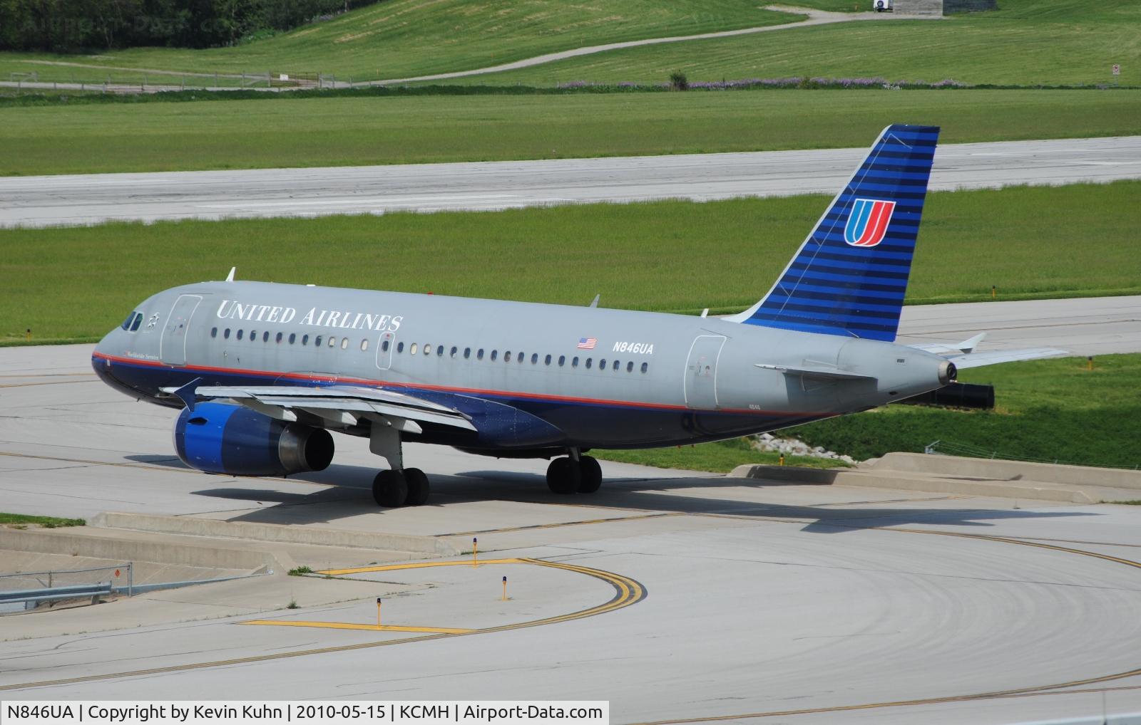 N846UA, 2001 Airbus A319-131 C/N 1600, Looks like it needs some new paint
