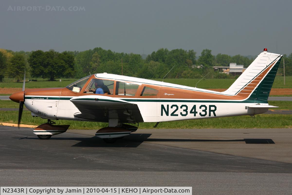 N2343R, 1969 Piper PA-28-180 C/N 28-5495, Departing the pumps after a short visit.