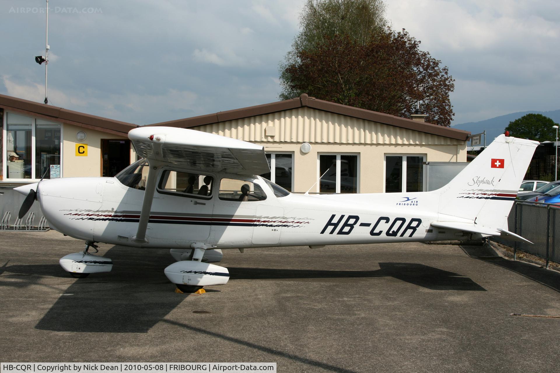 HB-CQR, 1998 Cessna 172R C/N 17280506, Fribourg Airport