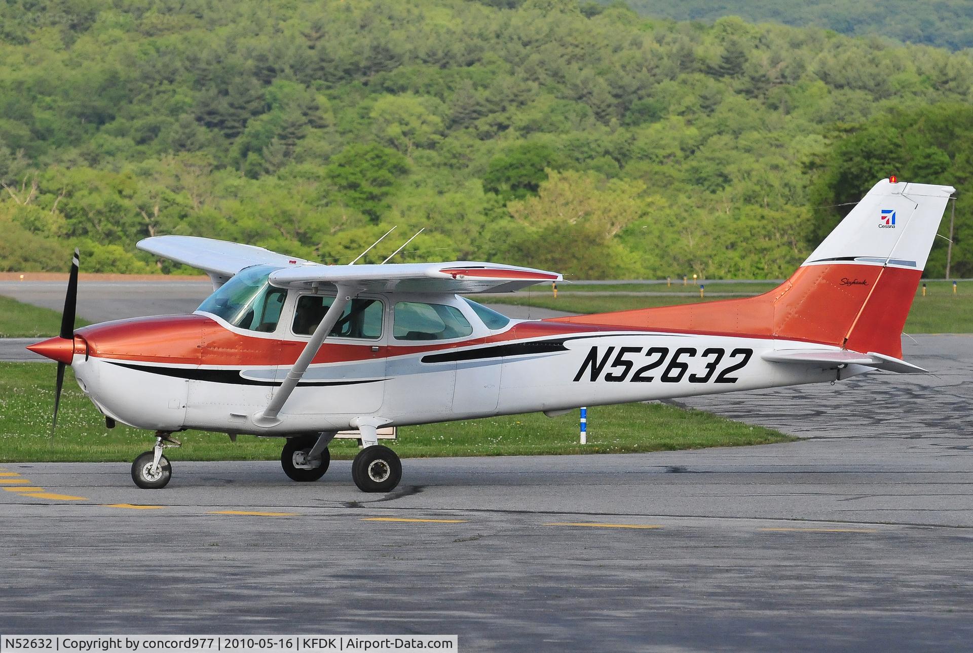 N52632, 1981 Cessna 172P C/N 17274571, Seen at KFDK on 5/16/2010.