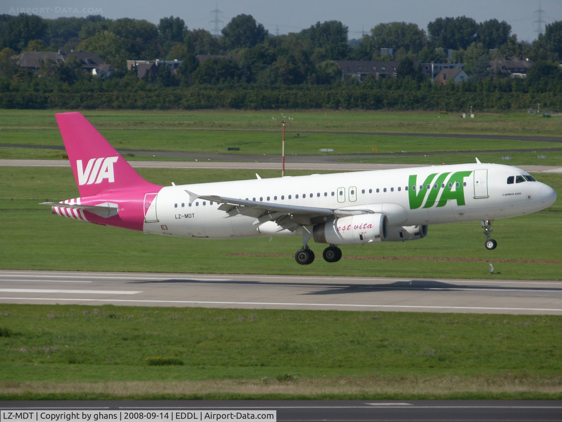 LZ-MDT, 2004 Airbus A320-232 C/N 2108, Landing rw05R